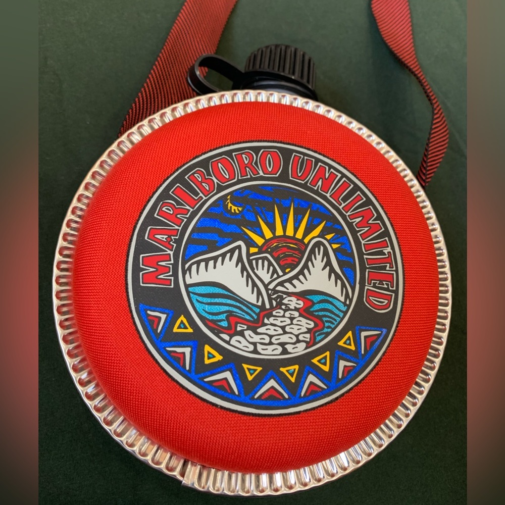 VTG Marlboro Coleman Drink Canteen 90s Aztec Red Durable
